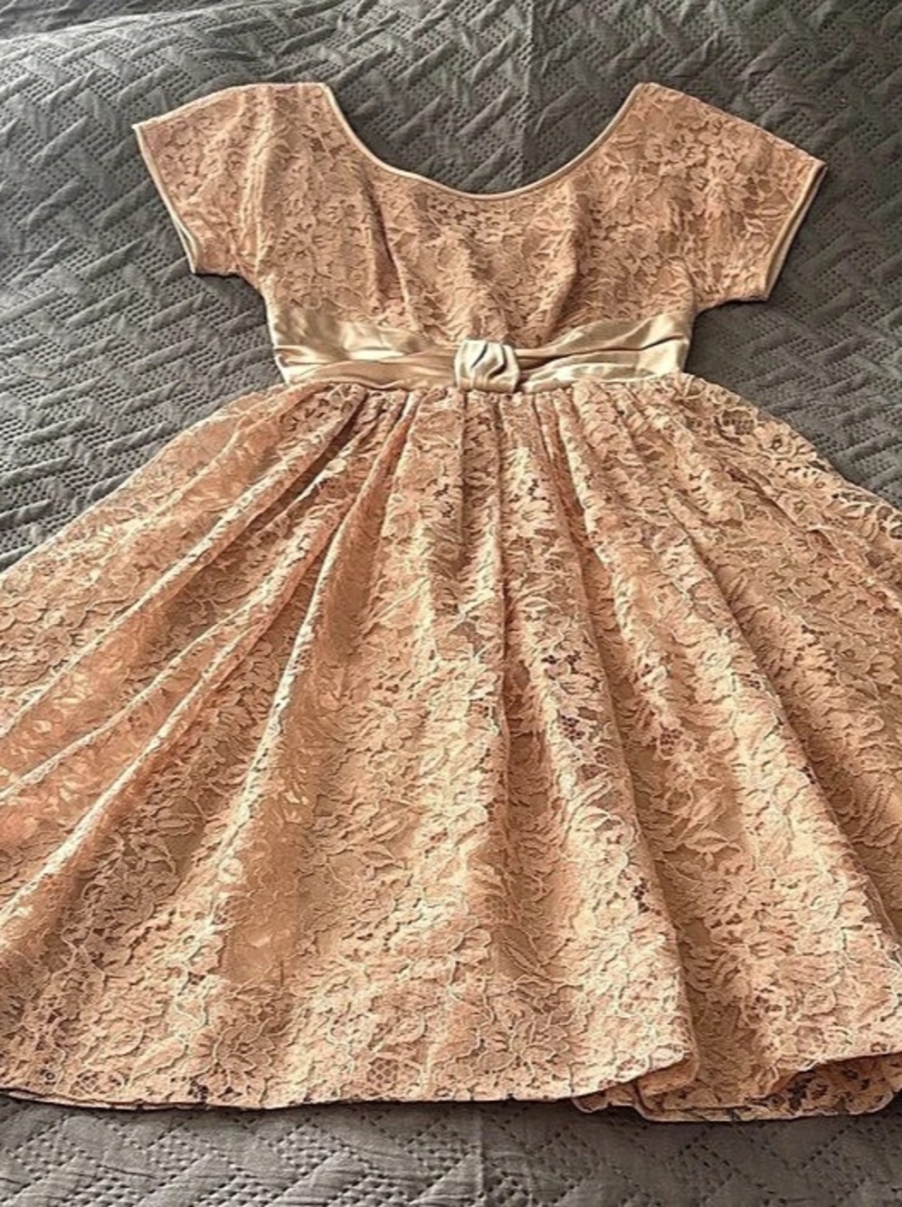 Vintage 60s style floral Lace Midi Dress in Pink Like New